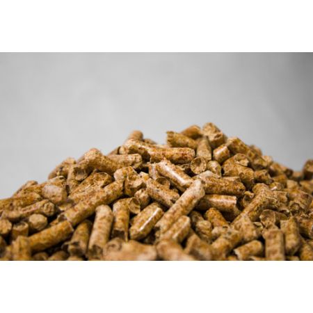 Palette Giant Flames Holzpellets 65 Säcke x 15 kg (975 kg)